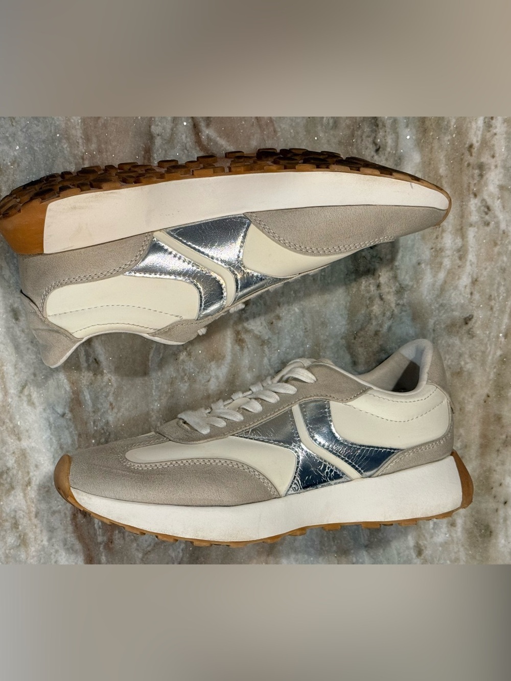 Women’s STEVE MADDEN Kendrix taupe & silver athletic jogger sneakers- Size 8 - Picture 8 of 11